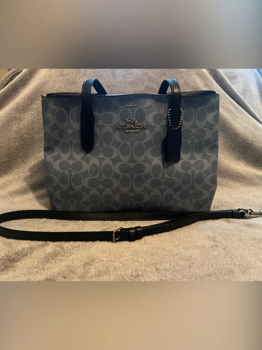 Authentic (COACH) Fiona Zip Tote Handbag in Signature Canvas